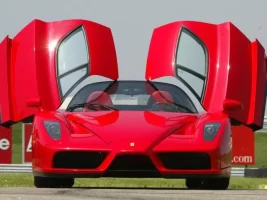Ferrari-Enzo-049.webp