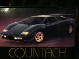 countach-med.webp countach-med.webp
