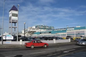 Northside_Shopping_Centre,_Coolock,_Dublin,_Ireland_-_geograph.org.uk_-_338171.webp Northside_Shopping_Centre,_Coolock,_Dublin,_Ireland_-_geograph.org.uk_-_338171.webp
