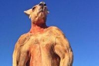 Muscular-kangaroos-keeper-suggests-officials-build-a-statue.jpg