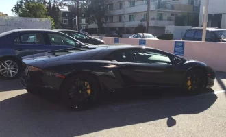 lambo-aventador-la.webp