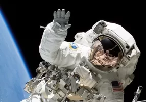 astronauts-fingernails-hands-shuttle_24798_990x742.webp