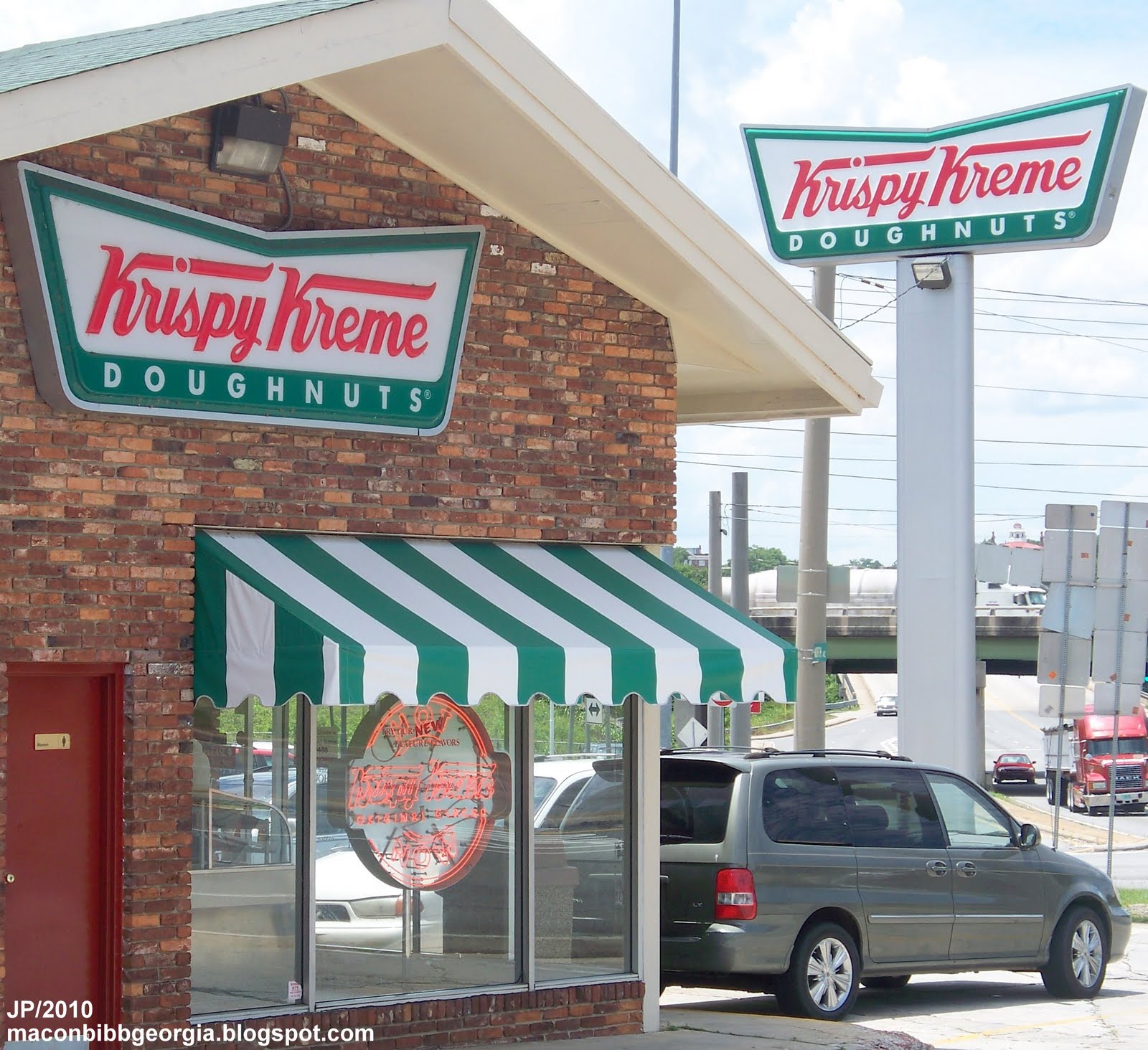 KRISPY+KREME+DOUGHNUTS,+Macon+Georgia+Krispy+Kreme+Donuts+Store,+Macon+GA+Doughnut+Shop..JPG