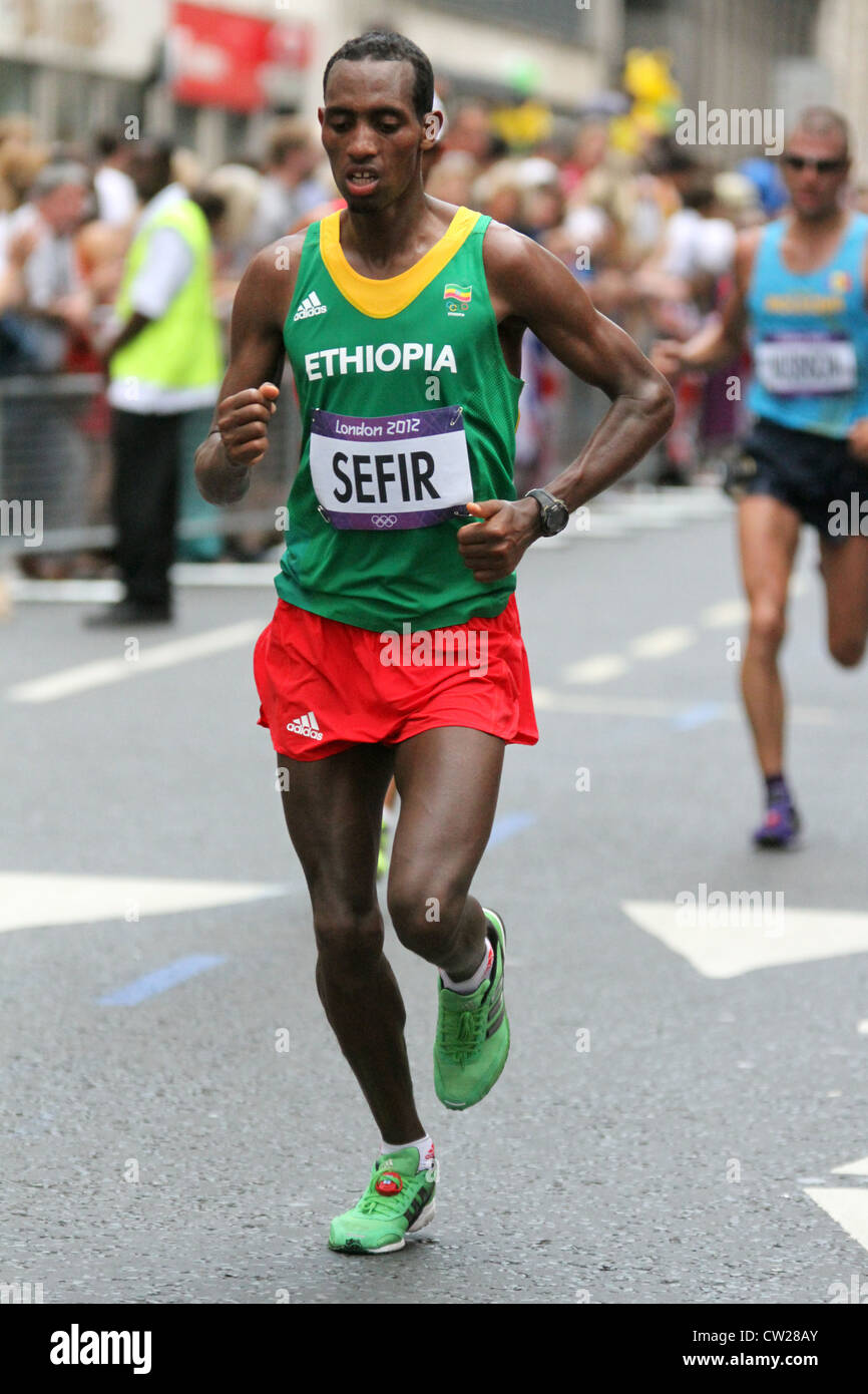 dino-sefir-of-ethiopia-in-mens-london-2012-olympic-marathon-CW28AY.jpg