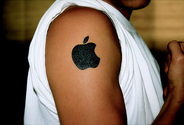 Apple-Logo-Tattoo.jpg
