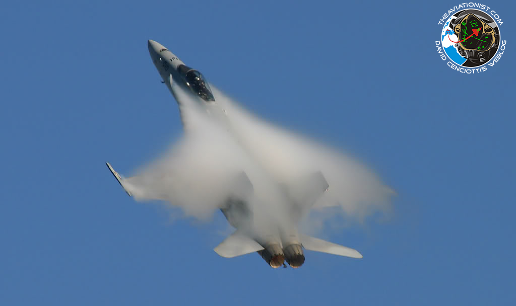 F-18-condensation-cloud.jpg